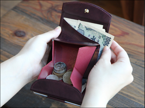 レディースファッション 財布、帽子、ファッション小物 本革三つ折り財布「ハンモックウォレットコンパクト クラシコ」