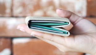 これだけ収納しても厚くなりにくい